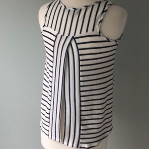 Blue and white striped fly away tank